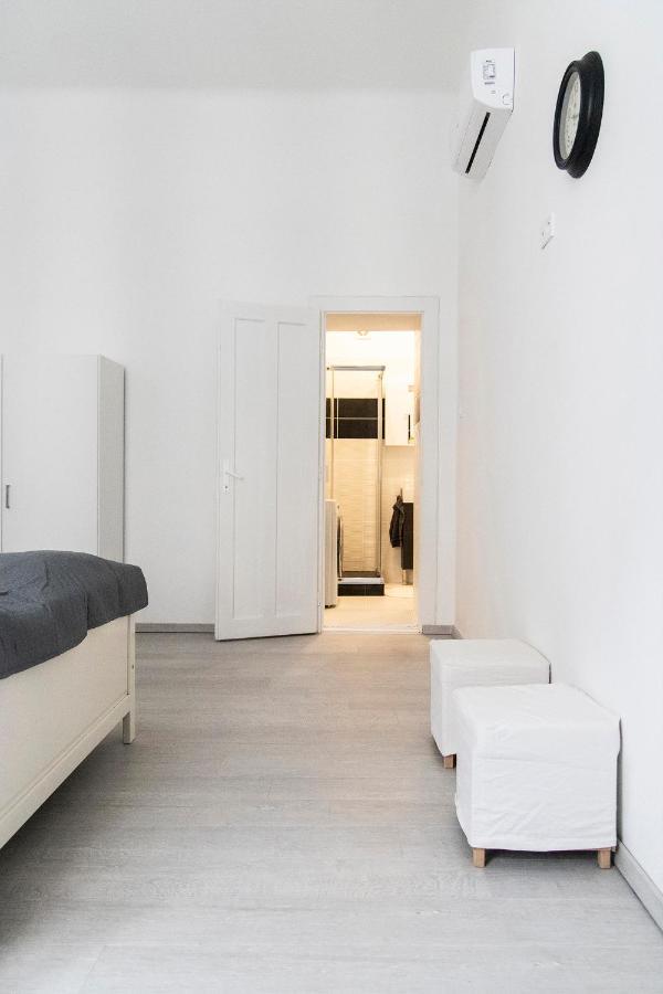 Dora Apartment Near Buda Castle With Parking! 布达佩斯 外观 照片