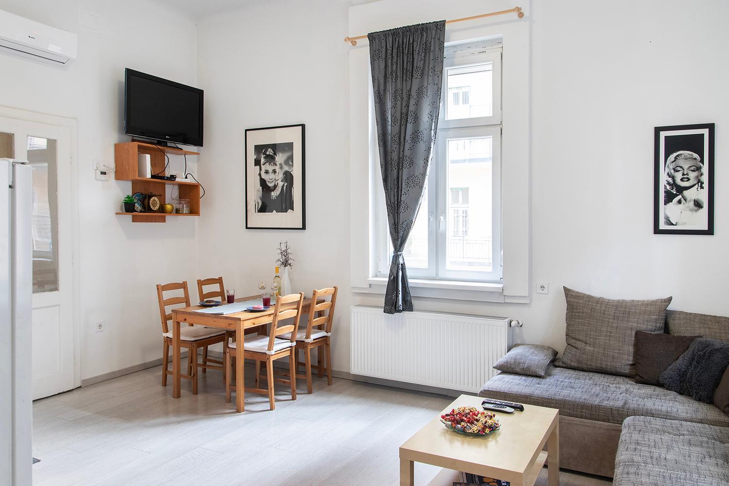 Dora Apartment Near Buda Castle With Parking! 布达佩斯 外观 照片