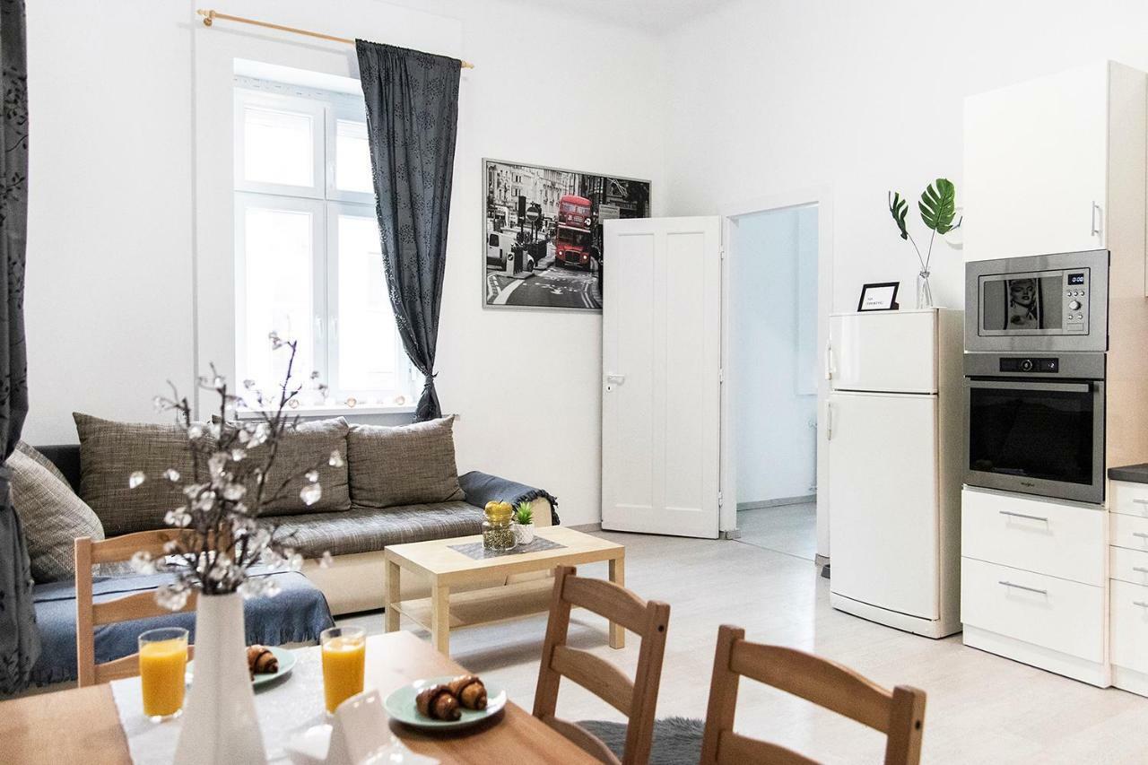 Dora Apartment Near Buda Castle With Parking! 布达佩斯 外观 照片