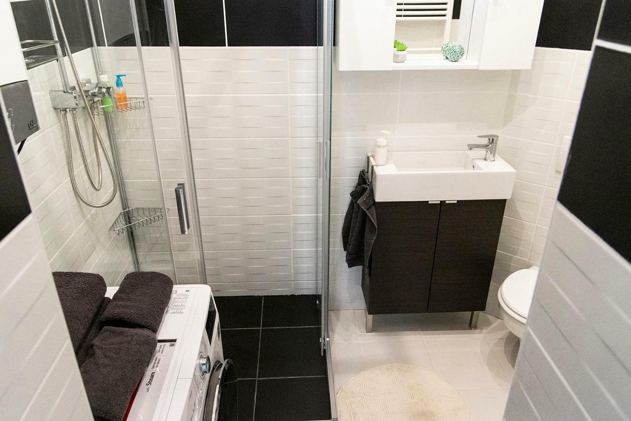 Dora Apartment Near Buda Castle With Parking! 布达佩斯 外观 照片