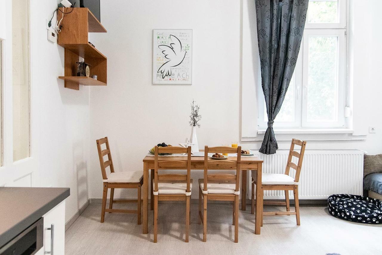 Dora Apartment Near Buda Castle With Parking! 布达佩斯 外观 照片