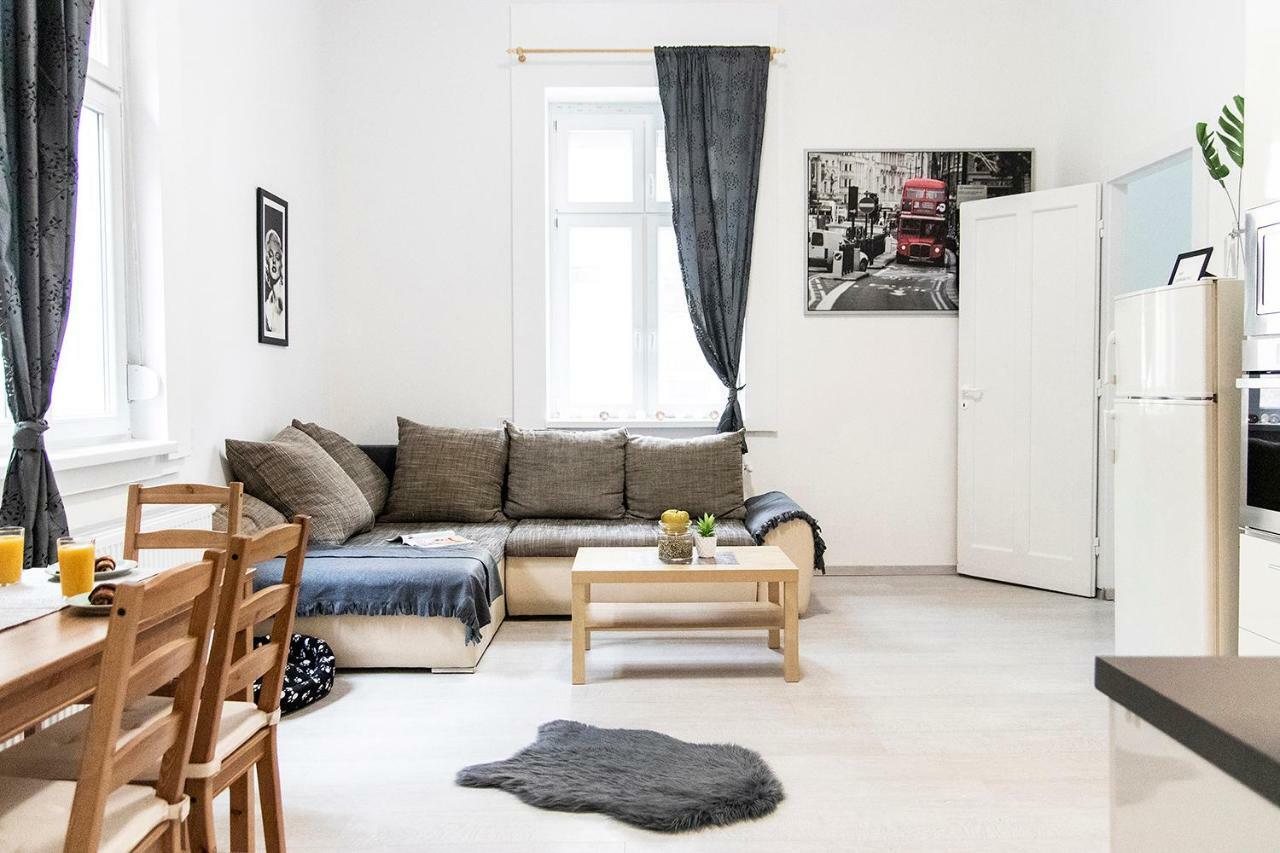 Dora Apartment Near Buda Castle With Parking! 布达佩斯 外观 照片