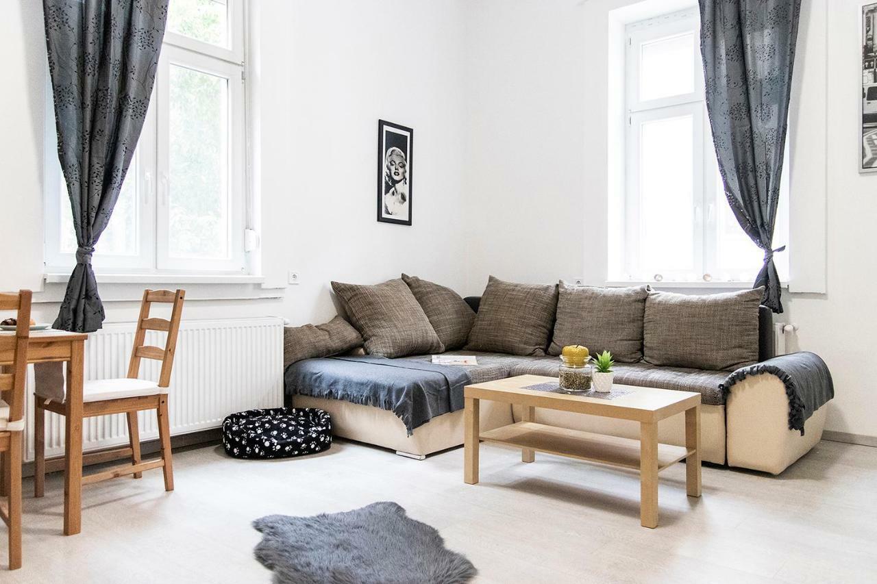 Dora Apartment Near Buda Castle With Parking! 布达佩斯 外观 照片